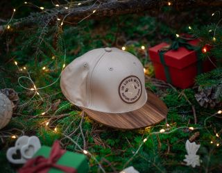 Ein originelles Geschenk unterm 🎄 #woodfi #germany #holzsnapback